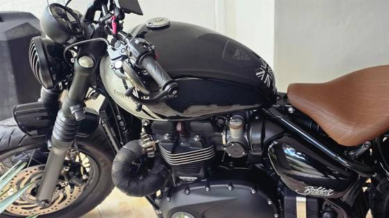 TRIUMPH BONNEVILLE BOBBER 1200 TRIUMPH BONNEVILLE BOBBER 1200